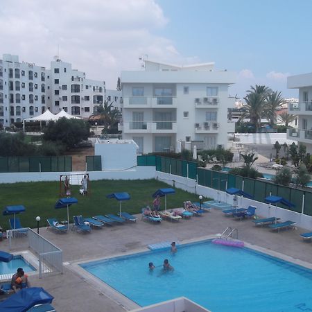 Livas Hotel Apartments Pernera Bagian luar foto