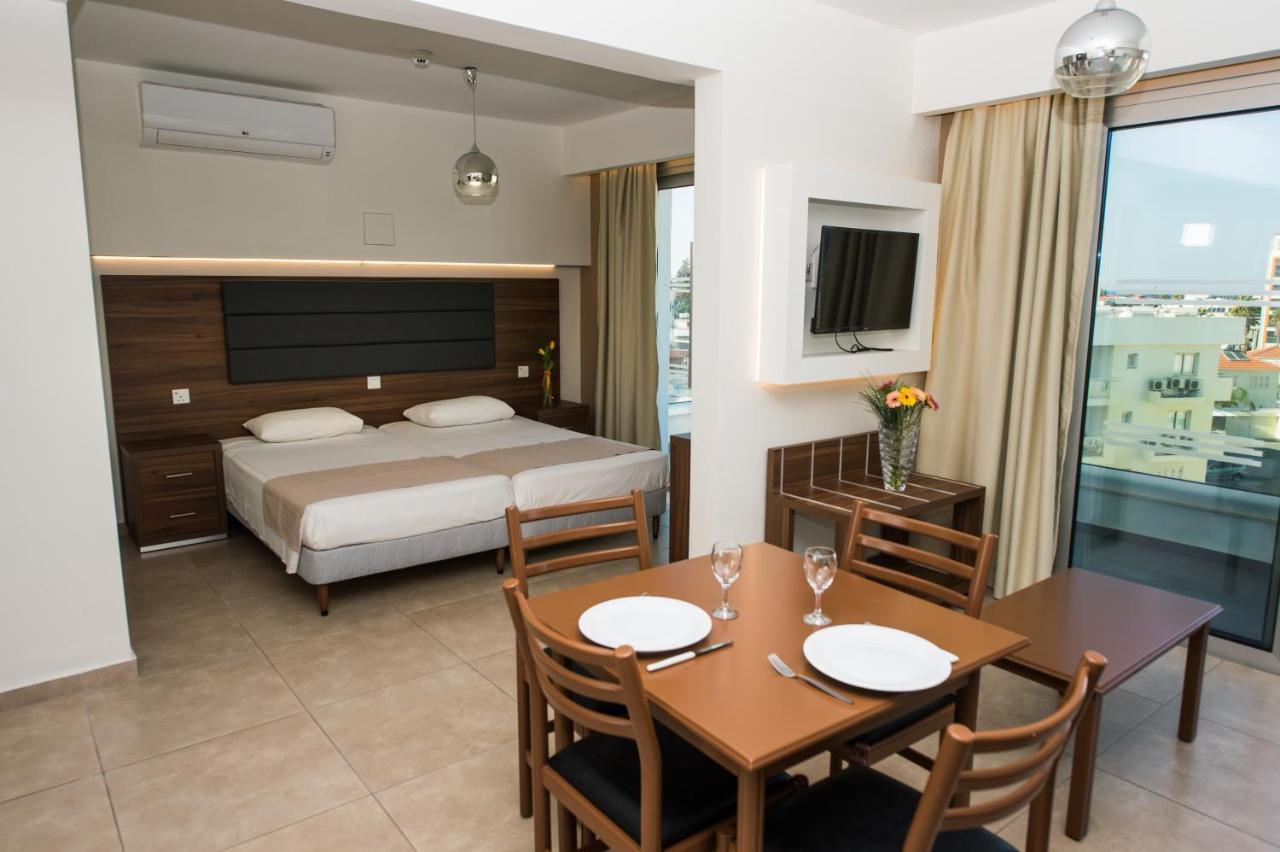 Livas Hotel Apartments Pernera Bagian luar foto