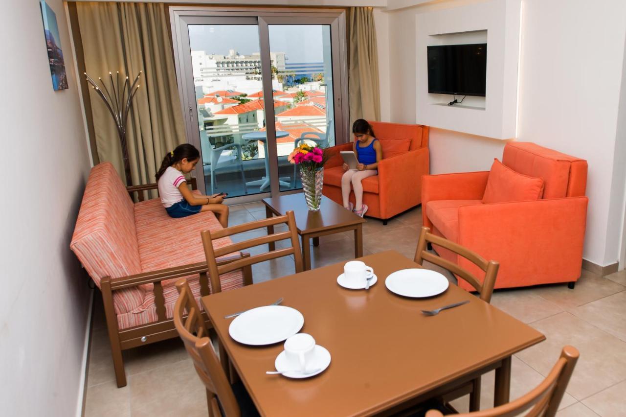 Livas Hotel Apartments Pernera Bagian luar foto