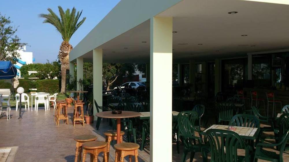 Livas Hotel Apartments Pernera Bagian luar foto