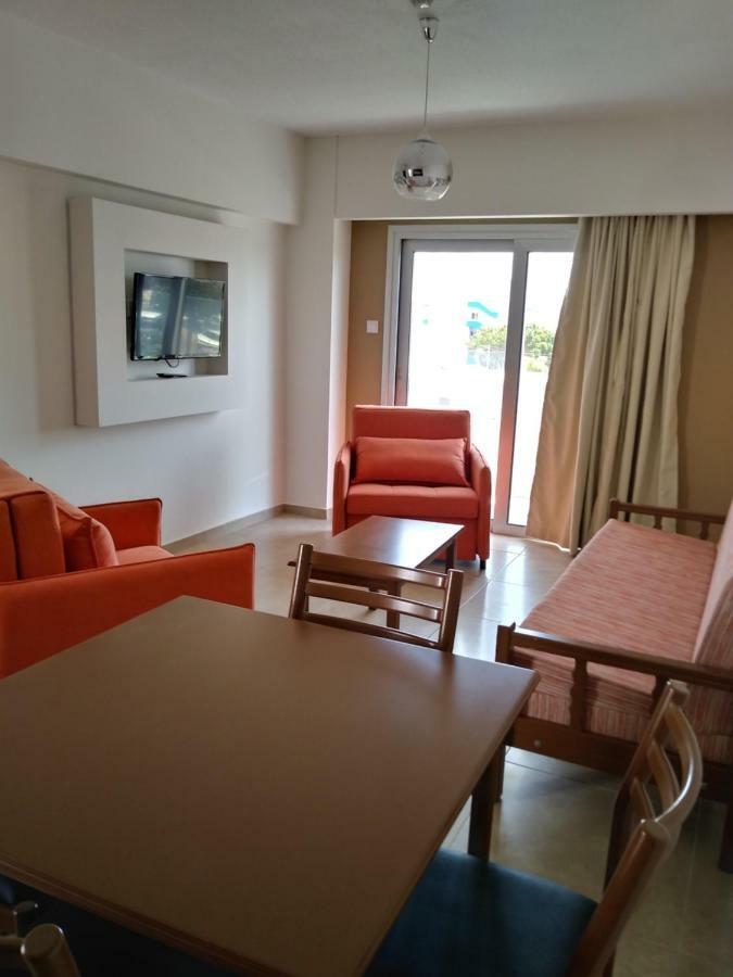 Livas Hotel Apartments Pernera Bagian luar foto