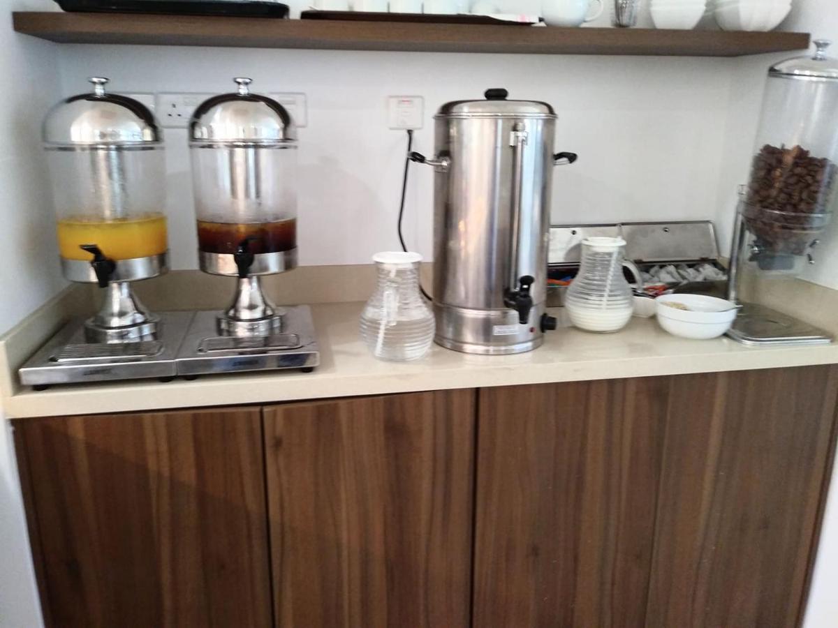 Livas Hotel Apartments Pernera Bagian luar foto