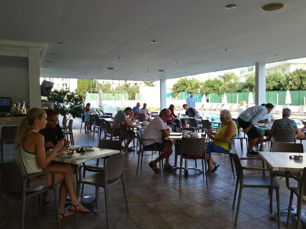 Livas Hotel Apartments Pernera Bagian luar foto